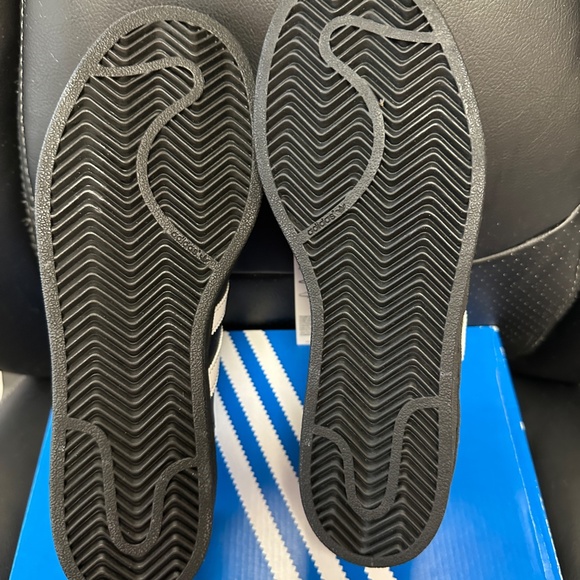 NIB! Adidas B23642 Superstar Black/White Shell Toe Sneakers Junior US5/ EU 37 1 - Picture 6 of 9